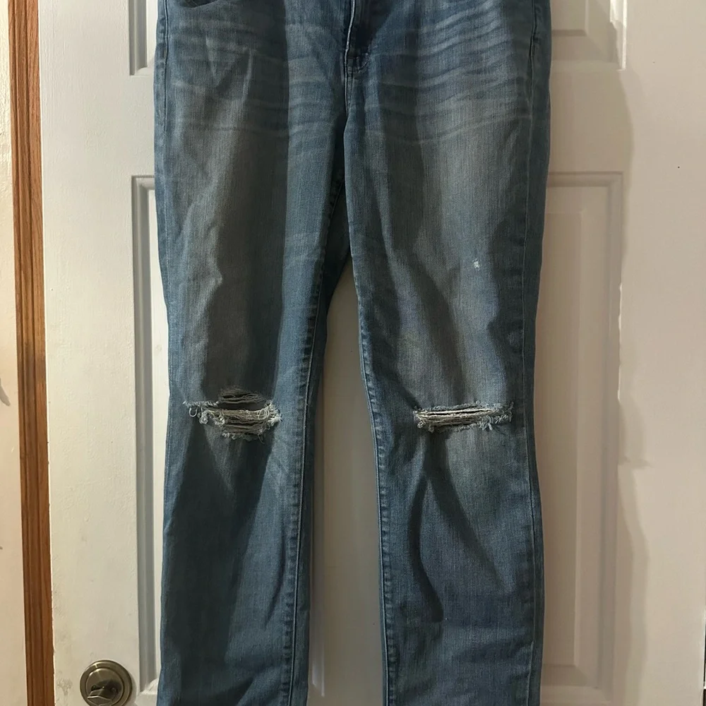 J. Crew Trademark‎ Slim Broken Boyfriend JeansDistressed. Size 30.